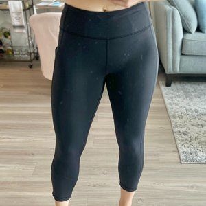 lululemon workout pants w/ side pockets!